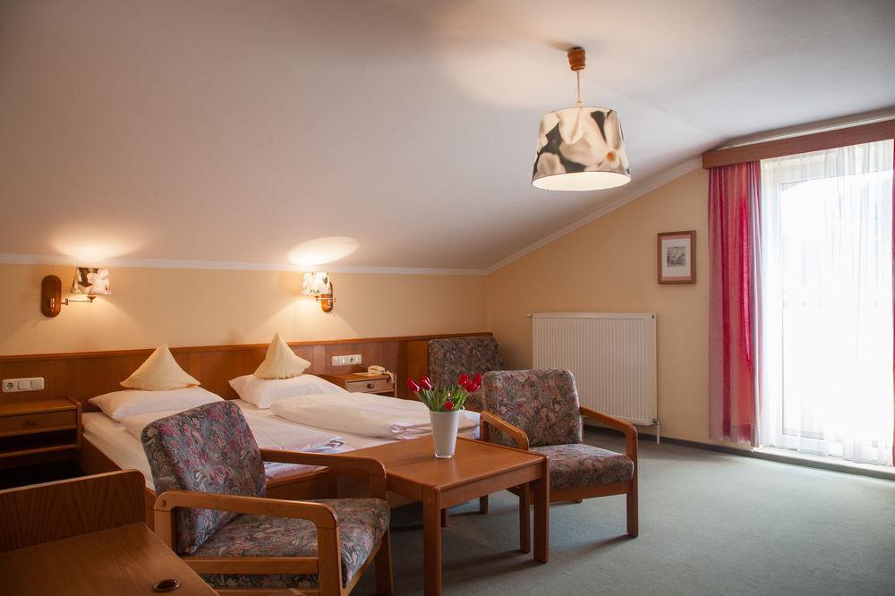 Hotel Jakob Fuschl am See Exterior photo